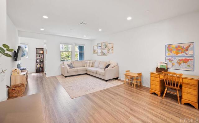 Image 18 of 39 For 2424 Verano Way