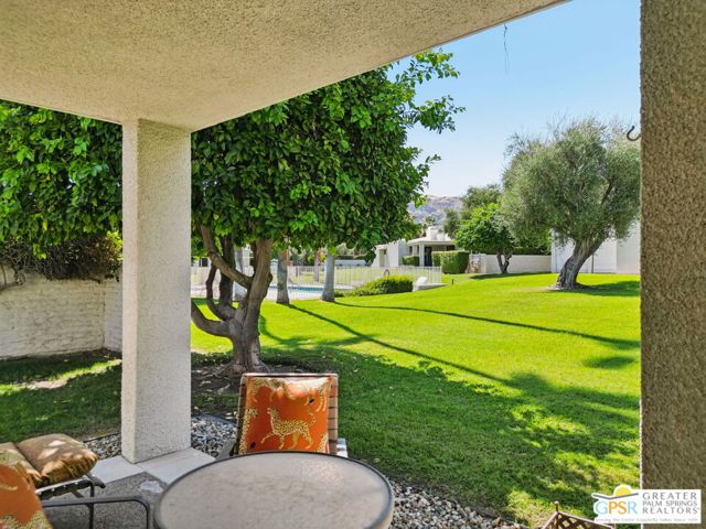 1445 Via Isla, Palm Springs CA: https://media.crmls.org/mediaz/d278bae1-03b6-4718-b55c-60883ac799c5.jpg