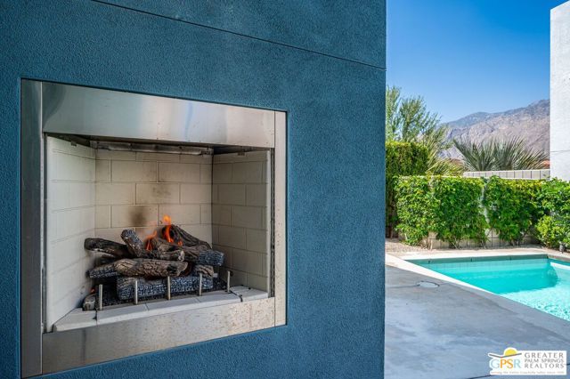 1007 Ziel Drive, Palm Springs CA: https://media.crmls.org/mediaz/d27a0a69-6e6e-45c4-b55e-26e1c19fec67.jpg