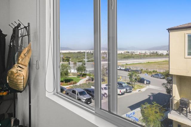 5495 Seacliff Place, San Diego CA: https://media.crmls.org/mediaz/d27a3779-6728-4e90-9fd0-dbe841955cb1.jpg