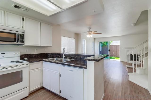 8945 Arlingdale Way, Spring Valley, California 91977, 2 Bedrooms Bedrooms, ,2 BathroomsBathrooms,Condominium,For Sale,Arlingdale Way,250032679SD