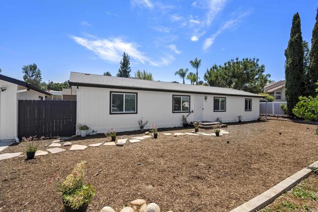 8620 Atlas View Drive, Santee CA: https://media.crmls.org/mediaz/d27a903a-eeaf-4a42-9d2f-285aa72cc337.jpg