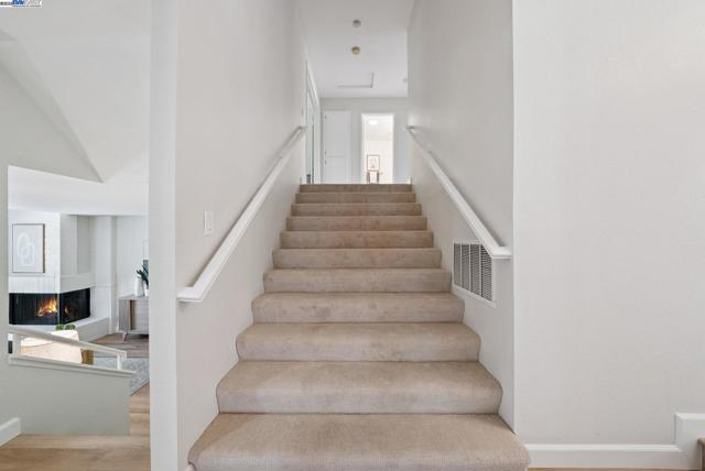 7467 Sundrop Ct, Pleasanton CA: https://media.crmls.org/mediaz/d27abd04-5fb0-4b99-a040-75af63dddafb.jpg