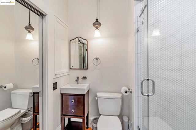6108 Hillegass Ave, Oakland CA: https://media.crmls.org/mediaz/d27ac3d7-2c72-4e2d-bb75-b7e064da7e2d.jpg