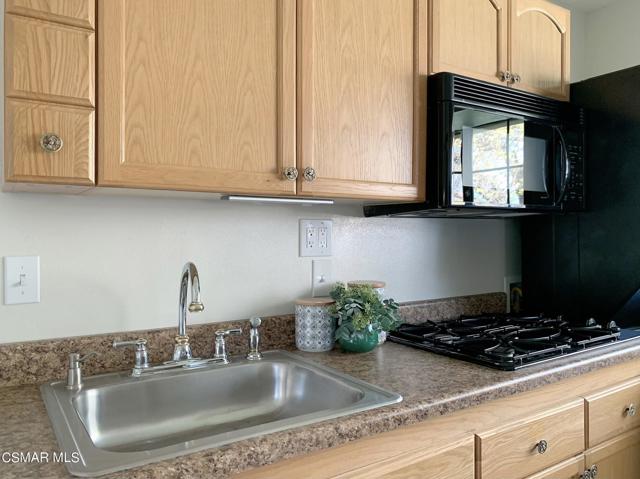 2007 Rhoda Street, Simi Valley CA: https://media.crmls.org/mediaz/d27b9e0e-fe90-470f-9587-6719f04141f3.jpg