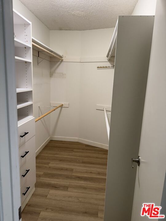 5400 Newcastle Avenue, Encino CA: https://media.crmls.org/mediaz/d27bc4d9-7bf9-40ab-abad-4ab10d1083a6.jpg