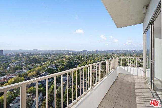 10501 Wilshire Boulevard, Los Angeles, California 90024, 2 Bedrooms Bedrooms, ,2 BathroomsBathrooms,Condominium,For Sale,Wilshire,24430175