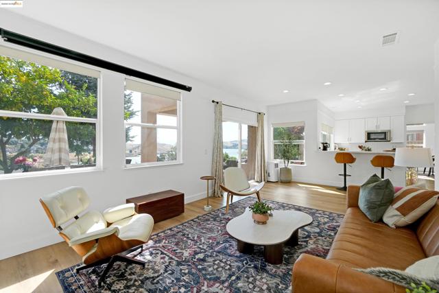 153 Camino Del Sol, Vallejo CA: https://media.crmls.org/mediaz/d27c4415-1c59-404d-a63b-cd61a1831138.jpg