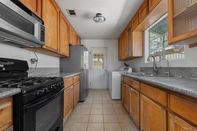 1141 Melham Ave. photo 6