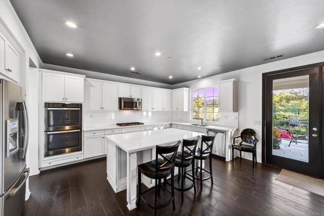 Detail Gallery Image 18 of 75 For 14115 Winged Foot Circle, Valley Center,  CA 92082 - 5 Beds | 4/1 Baths