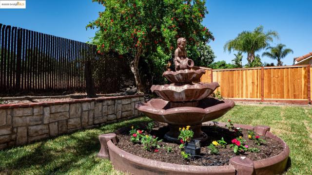 632 Burwood WAY, Antioch CA: https://media.crmls.org/mediaz/d27e7e76-4d3c-4a27-aea0-8d3c13861e96.jpg
