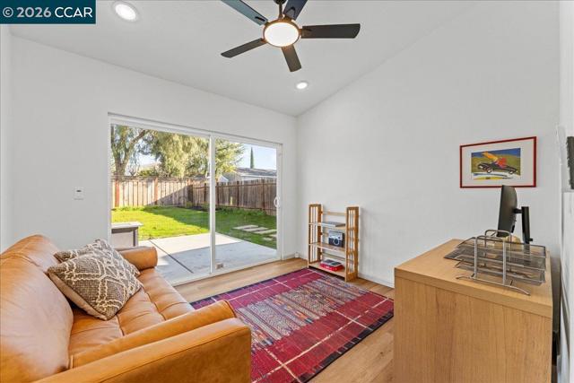 5169 Concord Blvd, Concord CA: https://media.crmls.org/mediaz/d27ebb16-d1c6-4b41-a788-a50d9953da7a.jpg