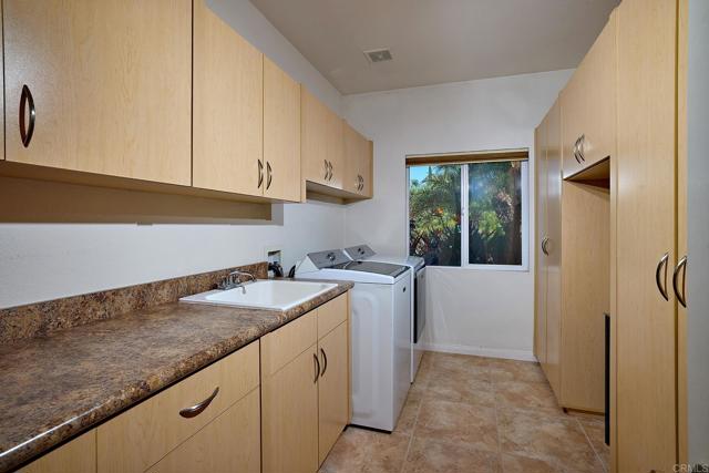 1314 Deerbrook Drive, San Marcos CA: https://media.crmls.org/mediaz/d27f7c66-8fe1-47d1-b5b6-36b00ae0c8dd.jpg
