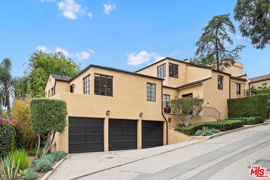 4310 Cedarhurst Circle