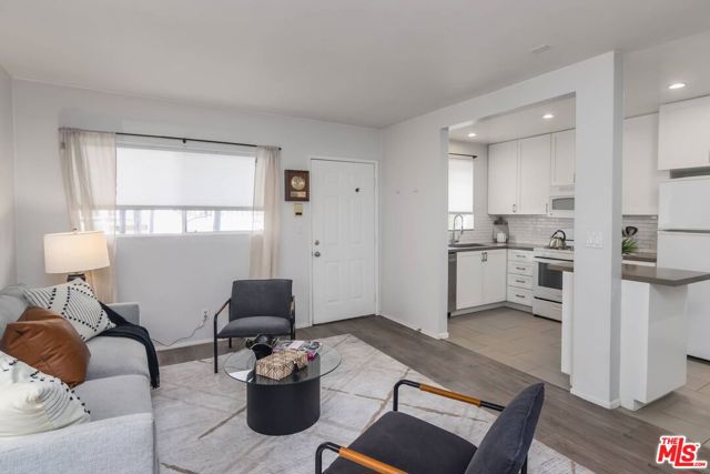 1524 Franklin Street, B photo 1