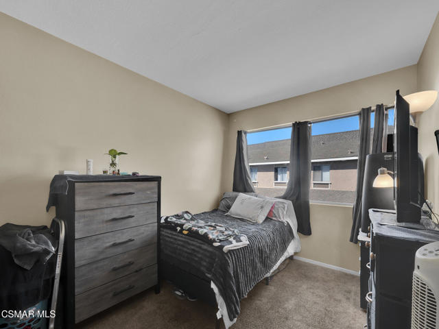 91 Cabrillo Court, Santa Paula CA: https://media.crmls.org/mediaz/d2809f45-95bd-4c84-9a42-d7b6ed06b285.jpg