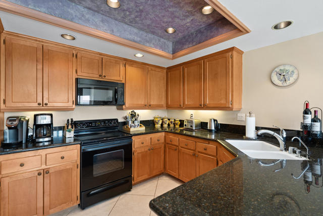 9 Acapulco Drive, Palm Desert CA: https://media.crmls.org/mediaz/d280fe86-102a-4b48-b818-c705e706e5f5.jpg
