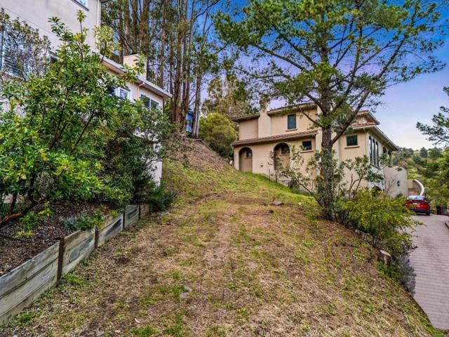 6959 Buckingham Boulevard, Berkeley CA: https://media.crmls.org/mediaz/d28162a4-60df-49ff-a66b-26700facf08f.jpg