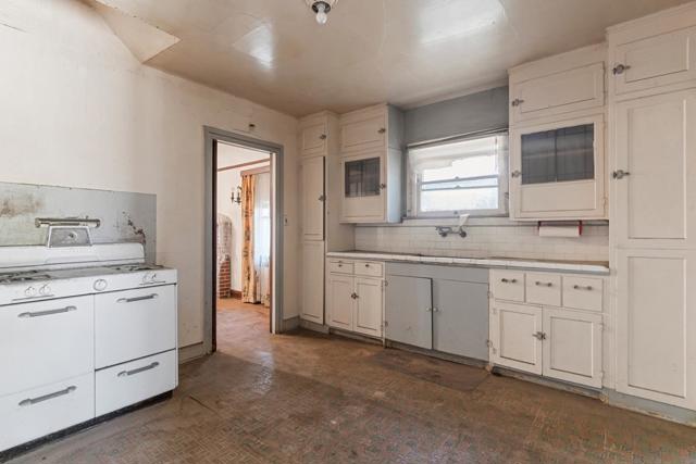 207 Bassett Street, King City CA: https://media.crmls.org/mediaz/d2822186-ed14-418d-8daa-c95dc0a125f3.jpg