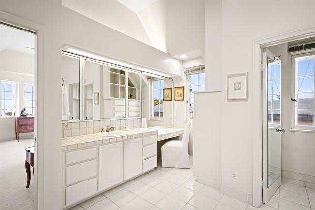 Detail Gallery Image 47 of 60 For 1879 Viking Way, La Jolla,  CA 92037 - 5 Beds | 5/1 Baths
