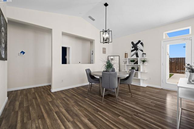 762 Rubier Way, Rio Vista CA: https://media.crmls.org/mediaz/d282a4da-1894-41d7-9c94-23ef3fbdbd34.jpg