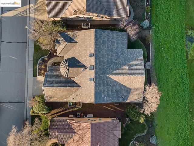 1816 Stone House LN, Lincoln CA: https://media.crmls.org/mediaz/d282cd23-0398-4126-8696-49f40f6a32e5.jpg