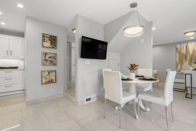230 Elm Wood Court, Los Gatos CA: https://media.crmls.org/mediaz/d283321c-8cd1-42c1-ba66-2562ff89c13b.jpg