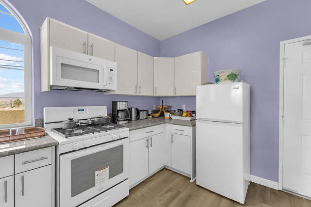 12622 Miracle Hill Road, Desert Hot Springs CA: https://media.crmls.org/mediaz/d2834687-5fd1-45fc-a2b0-f13465059024.jpg