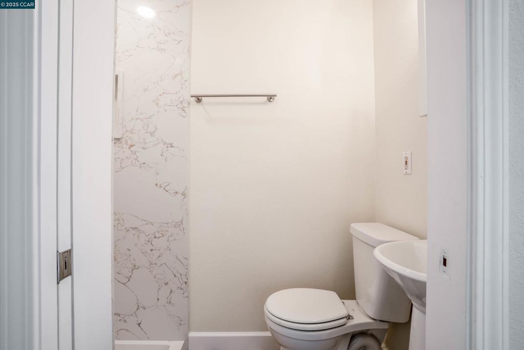 https://media.crmls.org/mediaz/d2846b1d-cc93-4961-a810-7aaf249a2cda.jpg?preset=X-Large