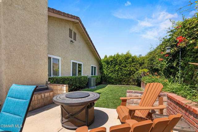 4570 N Vistapark Drive, Moorpark CA: https://media.crmls.org/mediaz/d284d067-3c48-4c71-9f6a-312bac7aee12.jpg