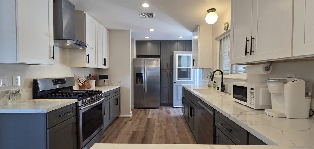3573 Mercer - photo 6