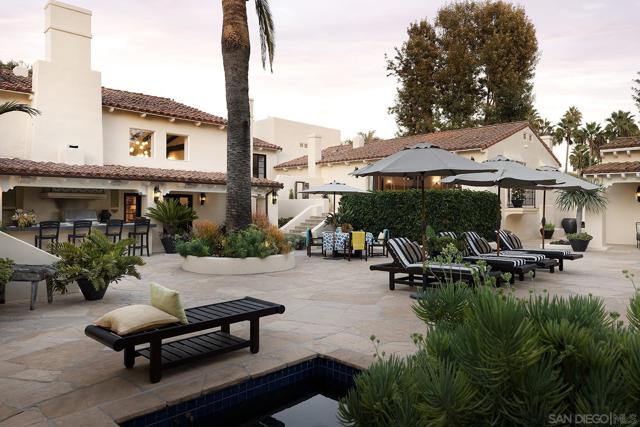 6977 Las Colinas, Rancho Santa Fe CA: https://media.crmls.org/mediaz/d2857f65-4768-460b-9bfd-f4ecd54ae9c8.jpg