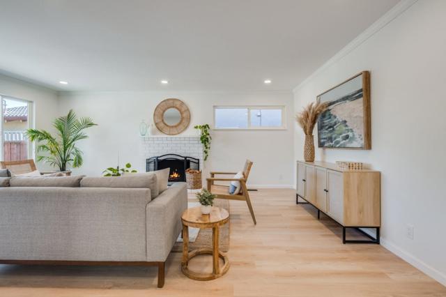 506 Bayview Drive, Aptos CA: https://media.crmls.org/mediaz/d285e548-2c0d-4fc3-ae09-e04a448056ed.jpg