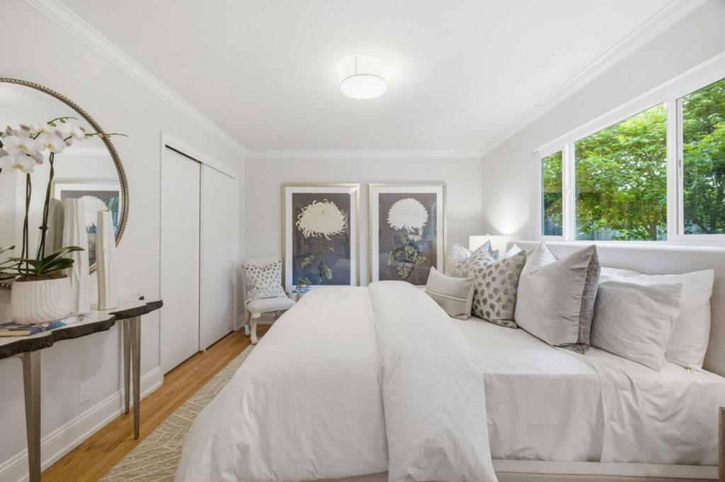 https://media.crmls.org/mediaz/d285ebb8-b4ff-4413-9c37-6228009cb8ed.jpg?preset=X-Large