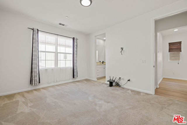 21749 Bene Drive, Santa Clarita CA: https://media.crmls.org/mediaz/d2860d75-0a24-400c-b155-8b086834dad8.jpg
