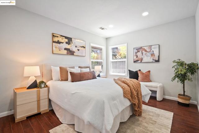 18628 Madison Ave, Castro Valley CA: https://media.crmls.org/mediaz/d2864fde-f04c-478e-b95e-f7bb7720ac67.jpg