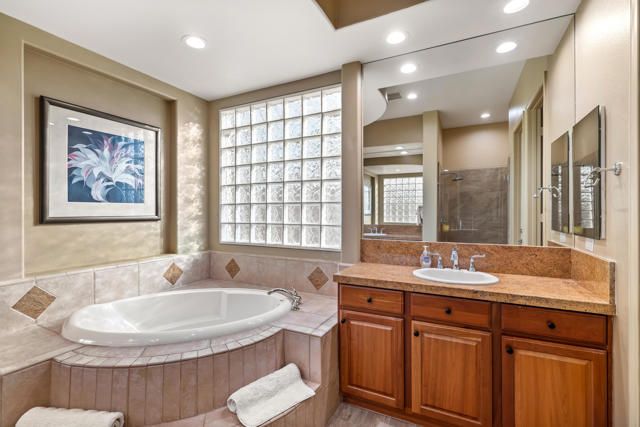 36296 Chagall Court, Cathedral City CA: https://media.crmls.org/mediaz/d286be6c-fc01-4b36-a90a-c203172eb692.jpg