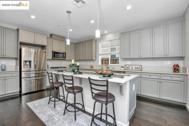 89 Baird Cir, Brentwood CA: https://media.crmls.org/mediaz/d286e2b0-4739-47b4-93b9-a3d0ad8f2526.jpg