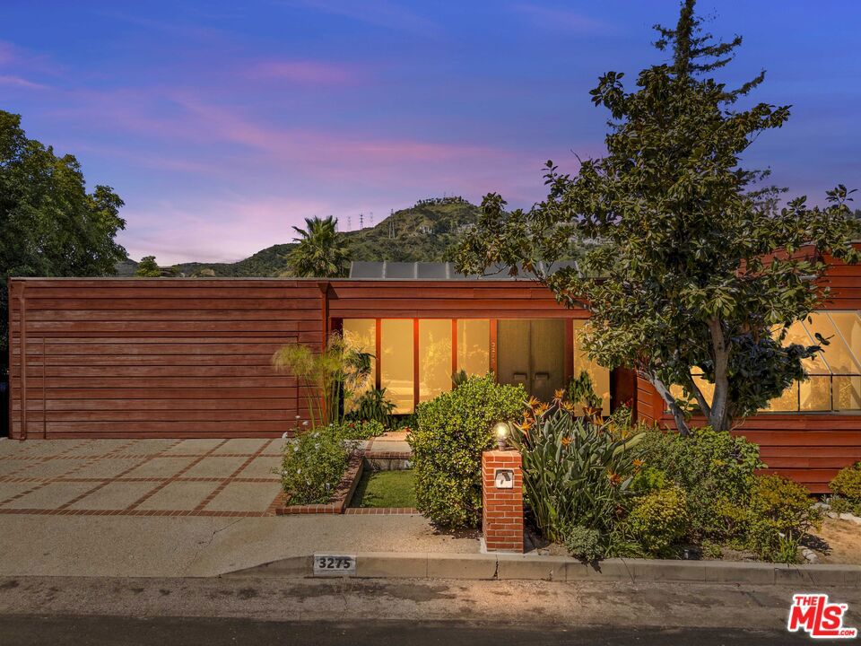 3275 Buckingham Road