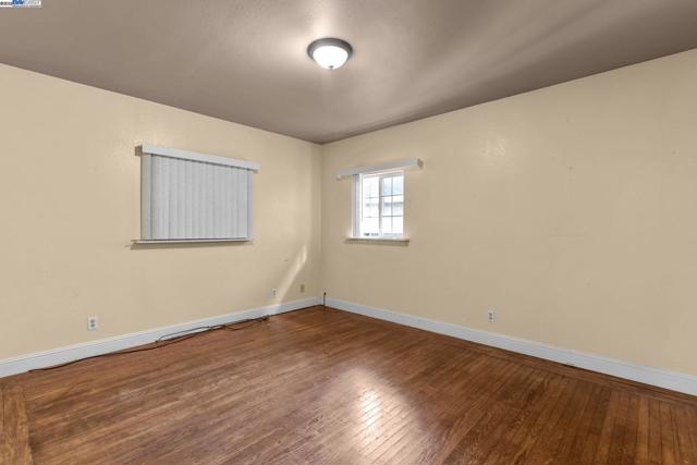 2825 Marlborough Avenue, Redwood City CA: https://media.crmls.org/mediaz/d287ec1f-6405-4798-8997-a83875458c18.jpg