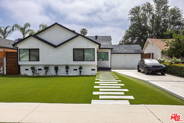 6610 Farralone Avenue, Woodland Hills CA: https://media.crmls.org/mediaz/d288448a-f375-404a-ae51-99b899dad2f9.jpg