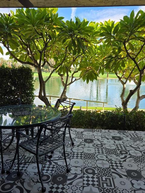 910 Island Drive, Rancho Mirage CA: https://media.crmls.org/mediaz/d28897b5-0237-417f-80a5-b3a6efd27346.jpg