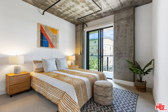 3800 Mentone Avenue, Culver City CA: https://media.crmls.org/mediaz/d28946de-d8dc-4c8b-a239-3aad9db277b3.jpg