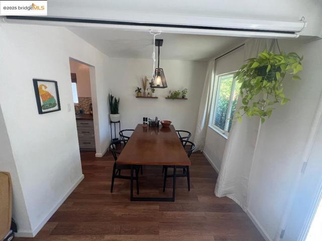 35 Baylor Ln, Pleasant Hill CA: https://media.crmls.org/mediaz/d2897079-51e9-4e4f-84e5-05fff983d8a0.jpg