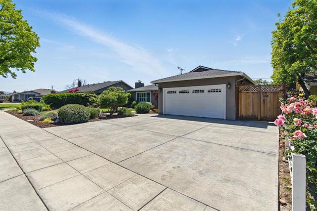 843 S Genevieve Lane, San Jose CA: https://media.crmls.org/mediaz/d28a2632-c167-4d85-ad1f-033174adf1c4.jpg
