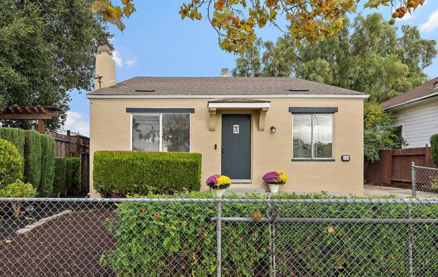 320 N 11th Street, San Jose CA: https://media.crmls.org/mediaz/d28a364a-b096-4238-b7ef-6ebf4971d249.jpg