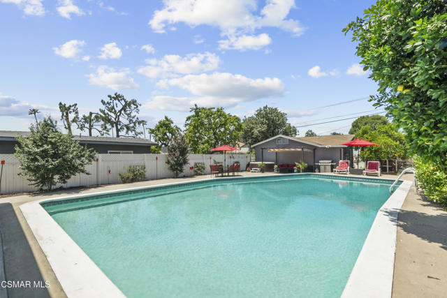 623 E Fairmount Road, Burbank CA: https://media.crmls.org/mediaz/d28b5494-8a4e-4b70-bf94-bf0f9a4ab68b.jpg