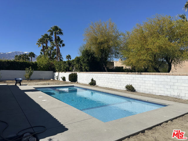 Image 41 of 44 For 70725 Ironwood Drive