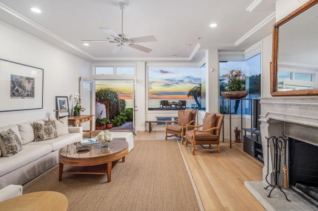 538 4th St, Encinitas CA: https://media.crmls.org/mediaz/d28b6f72-1945-46f2-a4e8-11a5e96356d0.jpg
