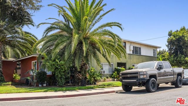 1072 W Wilson Street, Pomona CA: https://media.crmls.org/mediaz/d28bcaca-9667-4d3a-af25-27ef2b5db977.jpg